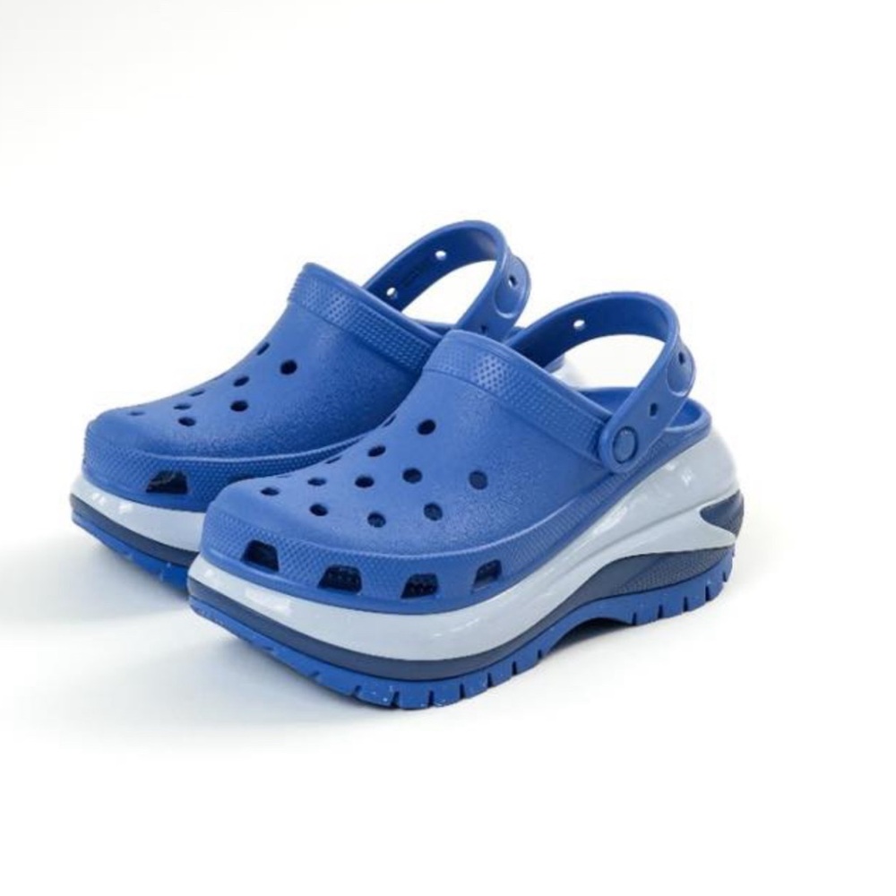 💙NWT Crocs Mega Crush Clogs💙